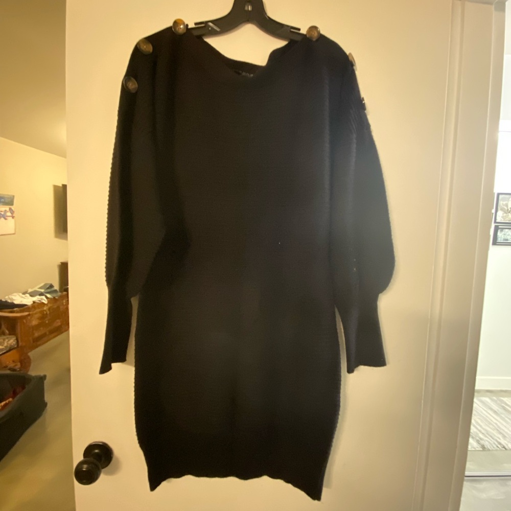 Sweater dress Laundry. Belt for mini.  Knee length w/out belt. Shoulder-hem38.5”